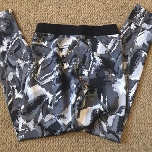 Nike Bottoms - Nike pro hyperwarm tights leggings youth Large Nike Bottoms - Nike pro hyperwarm tights leggings youth Large